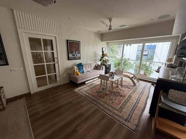 4 BHK Apartment in Bandra West for rent Mumbai. The reference number is 19801076