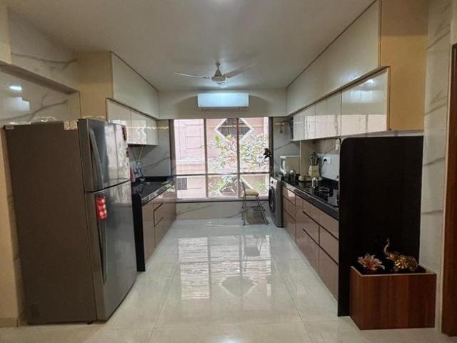 4 BHK Apartment in Bandra West for rent Mumbai. The reference number is 21343511