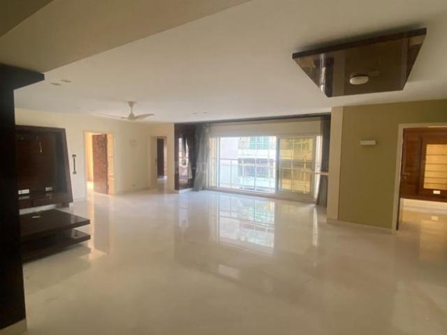 4 BHK Apartment in Bandra West for rent Mumbai. The reference number is 21365874