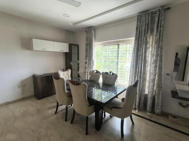 4 BHK Apartment in Banjara Hills for rent Hyderabad. The reference number is 20990208