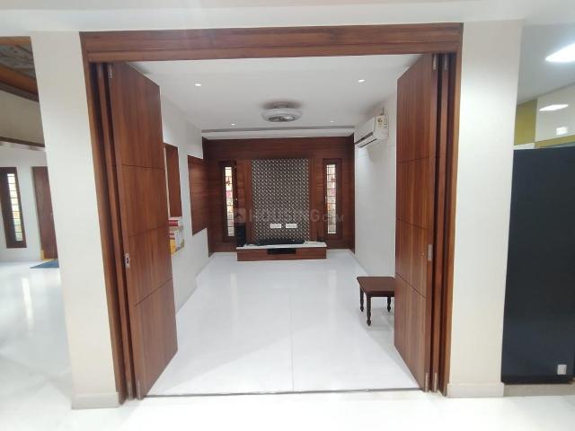 4 BHK Apartment in Begumpet for rent Hyderabad. The reference number is 20349435