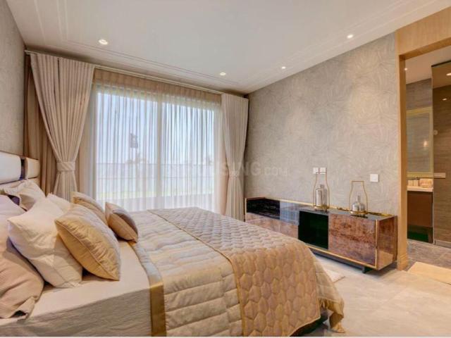 4 BHK Apartment in Bhabat for resale Zirakpur. The reference number is 19403565