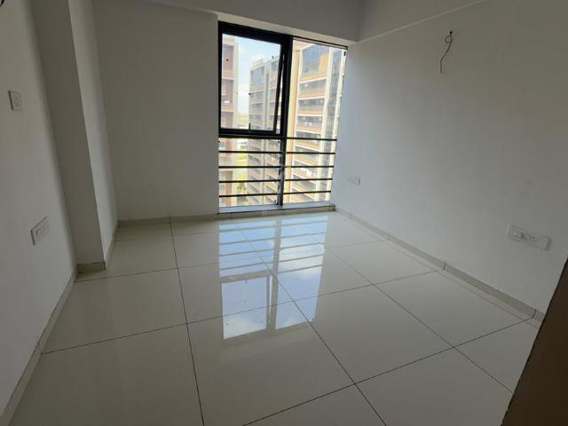 4 BHK Apartment in Bhadaj for resale Ahmedabad. The reference number is 21126095