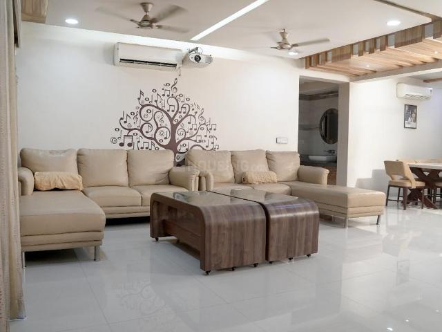 4 BHK Apartment in Bhayli for rent Vadodara. The reference number is 18855097