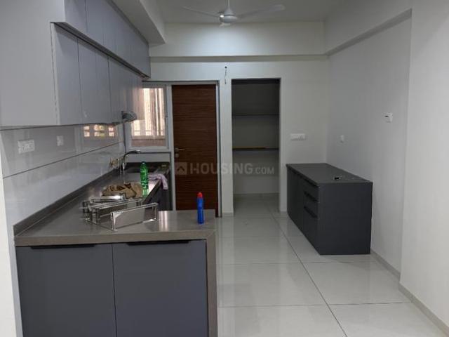 4 BHK Apartment in Bhayli for rent Vadodara. The reference number is 20143361