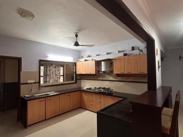 4 BHK Apartment in Bhayli for rent Vadodara. The reference number is 21310495