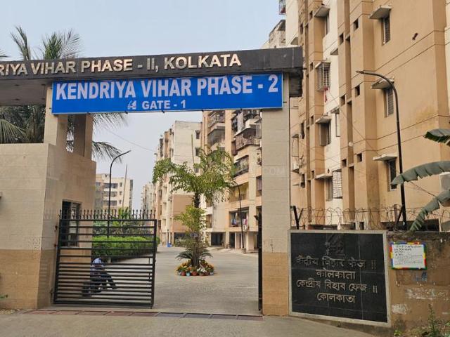 4 BHK Apartment in Birati for resale Kolkata. The reference number is 16570095