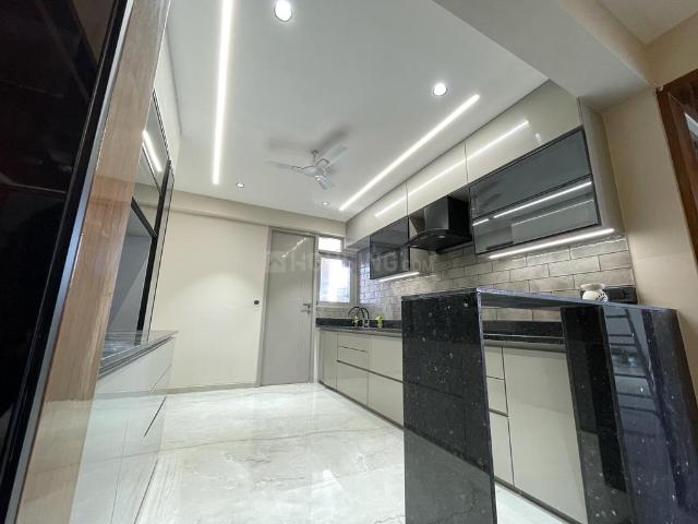 4 BHK Apartment in Gota for rent Ahmedabad. The reference number is 20387992
