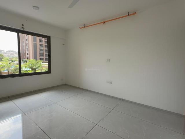 4 BHK Apartment in Gota for resale Ahmedabad. The reference number is 21201901