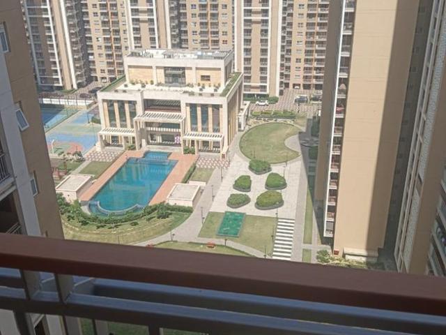 4 BHK Apartment in Gomti Nagar Extension for rent Lucknow. The reference number is 20011004