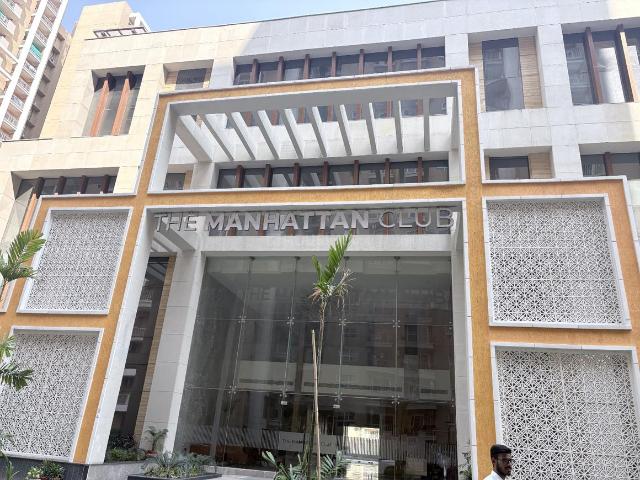 4 BHK Apartment in Gomti Nagar Extension for resale Lucknow. The reference number is 21308073