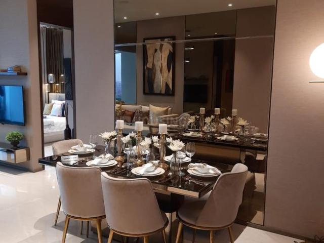 4 BHK Apartment in Goregaon West for resale Mumbai. The reference number is 21034136
