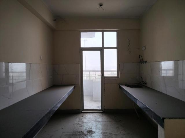 4 BHK Apartment in Gagan Vihar for resale Ghaziabad. The reference number is 18496598