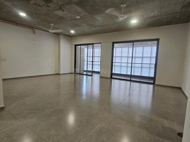 4 BHK Apartment in Ghuma for resale Ahmedabad. The reference number is 20737828