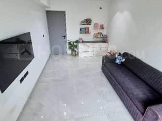 4 BHK Apartment in Grant Road for rent Mumbai. The reference number is 21128467