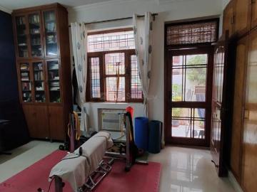 4 BHK Apartment in Green Field Colony for rent Faridabad. The reference number is 20015522