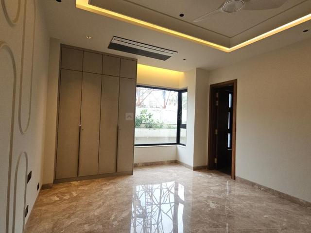 4 BHK Apartment in Green Park Extension for resale New Delhi. The reference number is 20170518