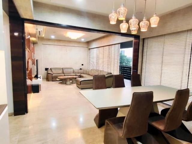 4 BHK Apartment in Gurukul for rent Ahmedabad. The reference number is 21174501
