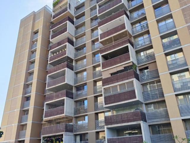 4 BHK Apartment in Gurukul for resale Ahmedabad. The reference number is 10691250