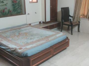 4 BHK Apartment in Dadar West for rent Mumbai. The reference number is 19515388