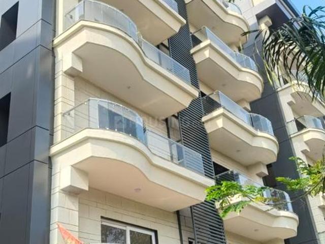 4 BHK Apartment in Devendra Nagar for resale Raipur. The reference number is 18710103