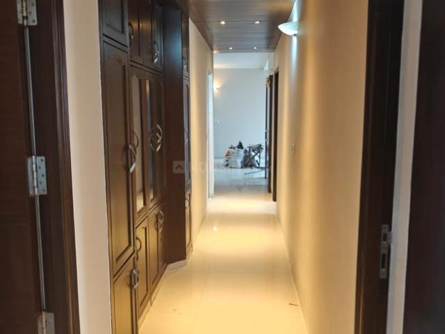 4 BHK Apartment in DLF Phase 2 for rent Gurgaon. The reference number is 19432987