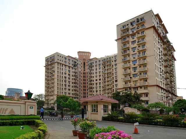 4 BHK Apartment in DLF Phase 2 for rent Gurgaon. The reference number is 19641578