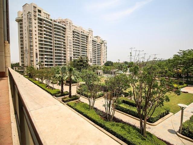 4 BHK Apartment in DLF Phase 5 for resale Gurgaon. The reference number is 20499753