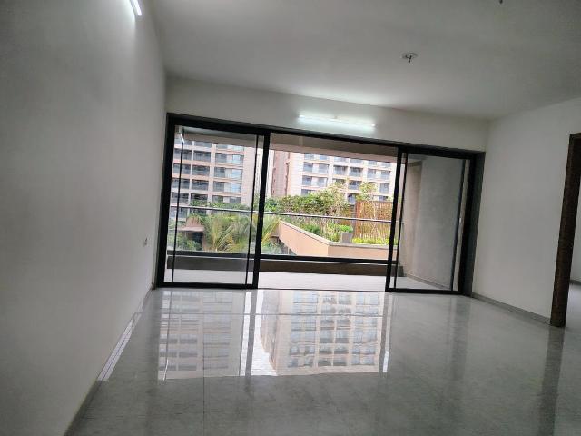 4 BHK Apartment in Dumas for rent Surat. The reference number is 19210993