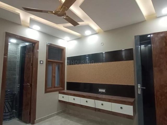 4 BHK Apartment in Dwarka Mor for rent New Delhi. The reference number is 20579831