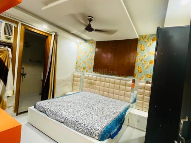 4 BHK Apartment in Dwarka Mor for rent New Delhi. The reference number is 20921762