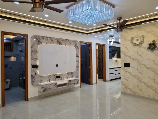 4 BHK Apartment in Dwarka Mor for resale New Delhi. The reference number is 20786622