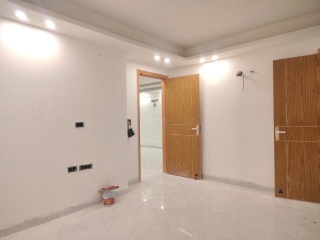 4 BHK Apartment in Freedom Fighters Enclave for rent New Delhi. The reference number is 19587576