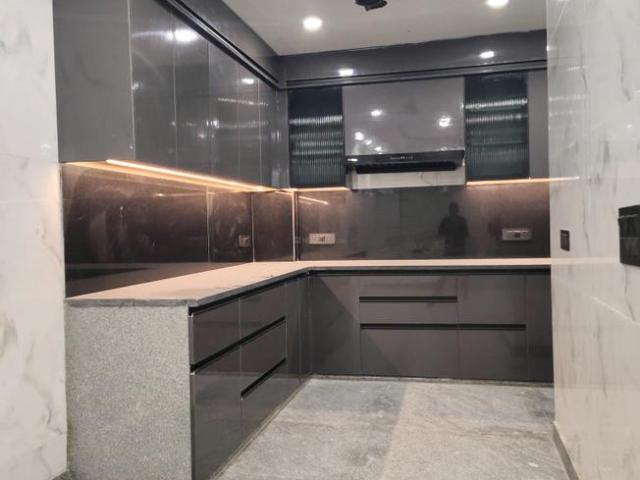 4 BHK Apartment in Freedom Fighters Enclave for rent New Delhi. The reference number is 19531972