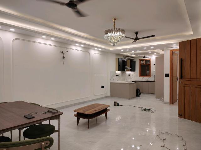 4 BHK Apartment in Freedom Fighters Enclave for rent New Delhi. The reference number is 20826436