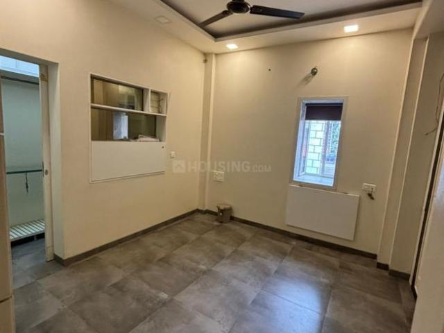 4 BHK Apartment in Kothrud for rent Pune. The reference number is 18415475