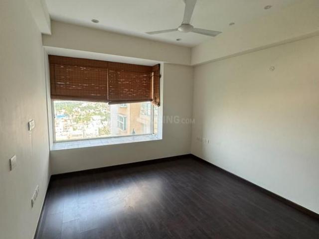 4 BHK Apartment in Kotturpuram for rent Chennai. The reference number is 21164331