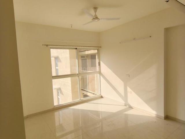 4 BHK Apartment in Kondhwa for rent Pune. The reference number is 21356198