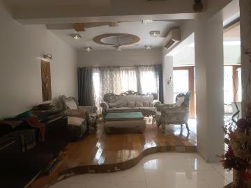 4 BHK Apartment in Kandivali East for rent Mumbai. The reference number is 20114070