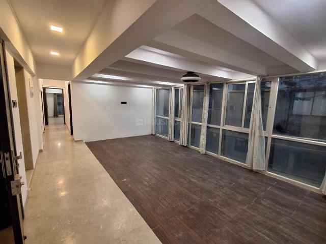 4 BHK Apartment in Khar West for rent Mumbai. The reference number is 20104352