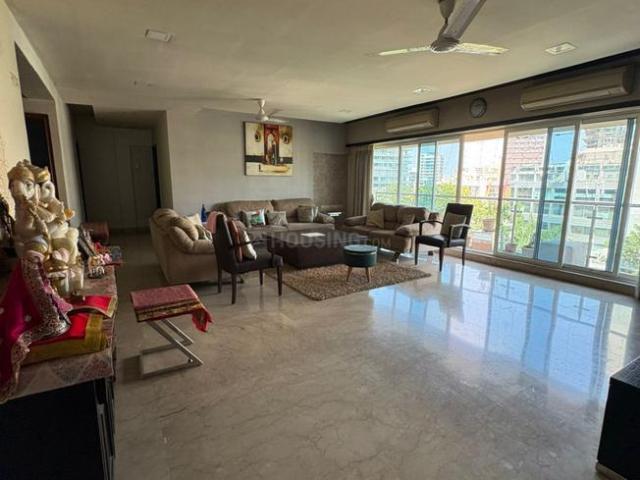 4 BHK Apartment in Khar West for rent Mumbai. The reference number is 20331406
