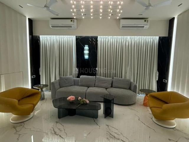 4 BHK Apartment in Khar West for rent Mumbai. The reference number is 20596634