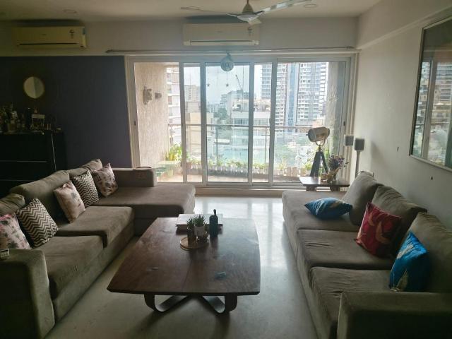 4 BHK Apartment in Khar West for rent Mumbai. The reference number is 20636349