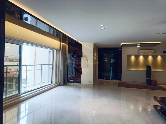 4 BHK Apartment in Khar West for rent Mumbai. The reference number is 20760053