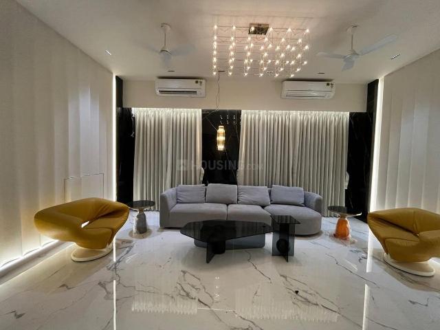 4 BHK Apartment in Khar West for rent Mumbai. The reference number is 20923685