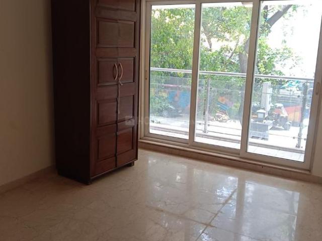 4 BHK Apartment in Khar West for rent Mumbai. The reference number is 21051624