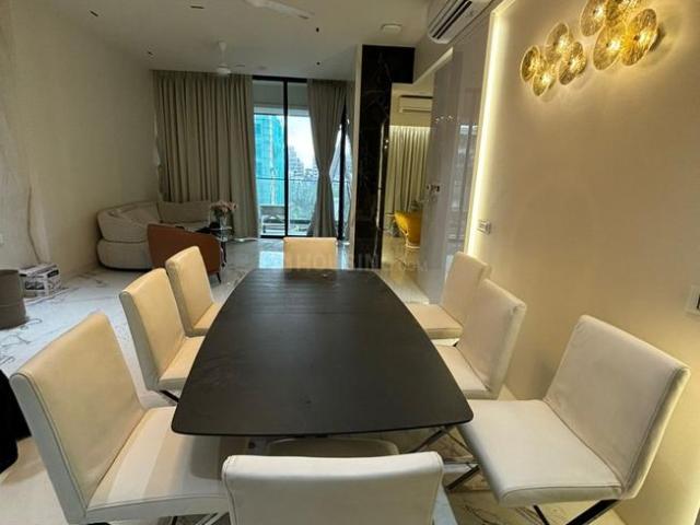 4 BHK Apartment in Khar West for rent Mumbai. The reference number is 21028486