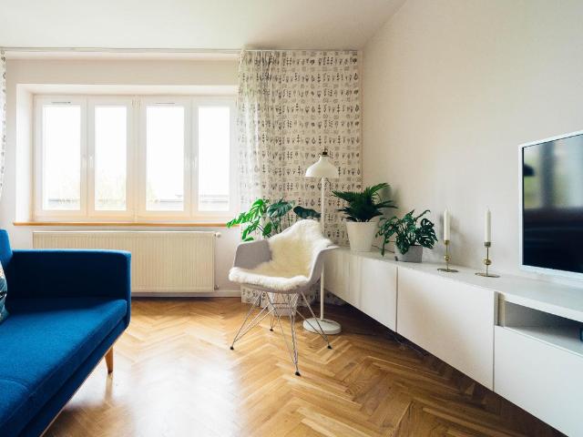 4 BHK Apartment in Khar West for resale Mumbai. The reference number is 16588483