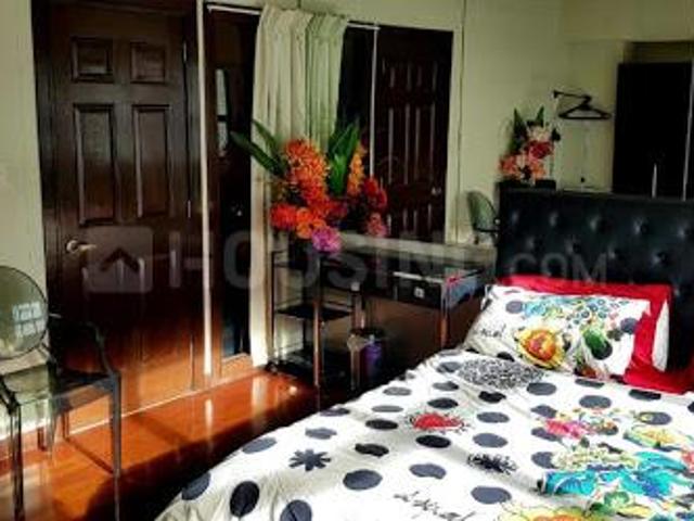 4 BHK Apartment in Khar West for resale Mumbai. The reference number is 19407537