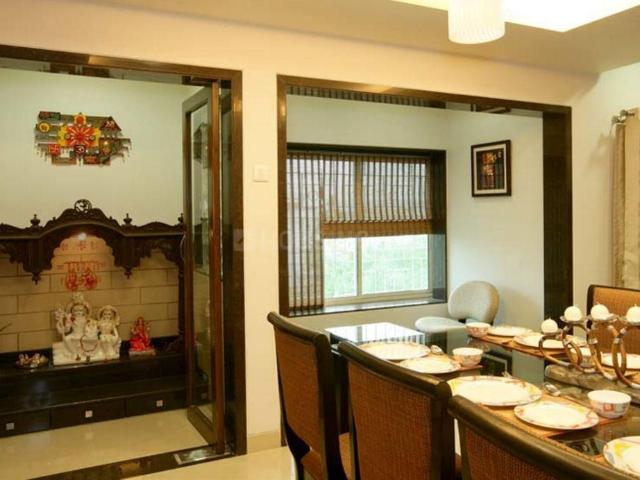 4 BHK Apartment in Khar West for resale Mumbai. The reference number is 19407689